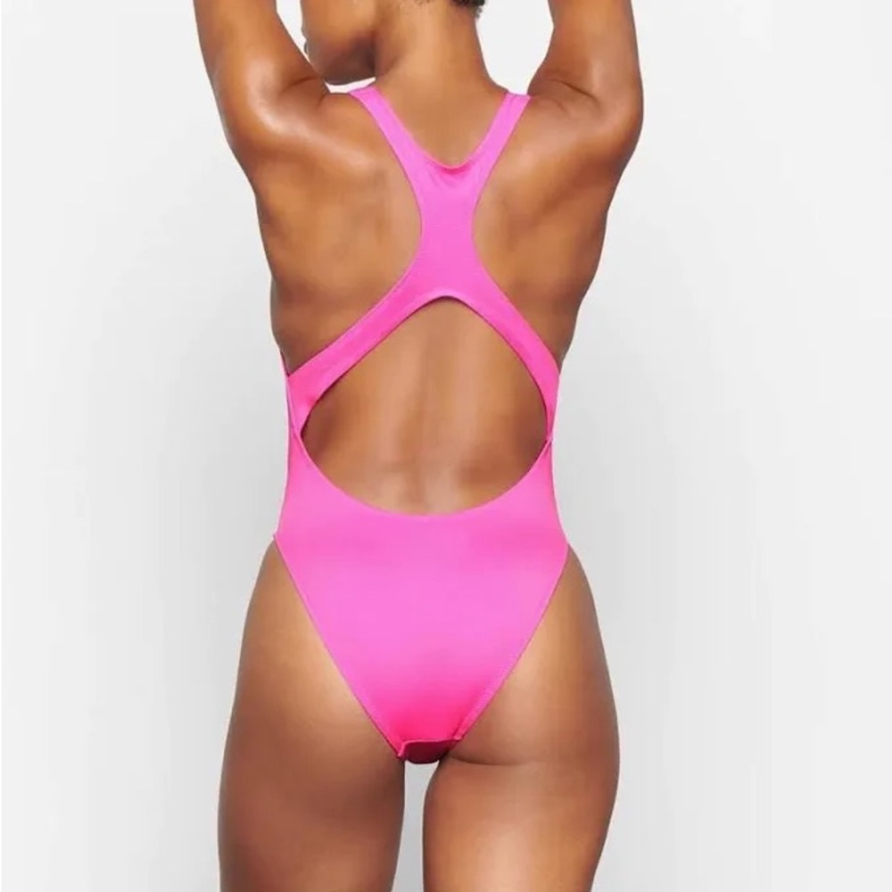NWT SKIMS Sold Out Pink Monokini